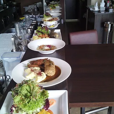 Lukas Restaurant Lounge Bar