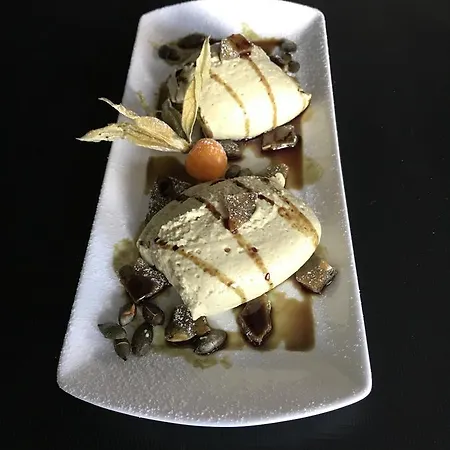 Lukas Restaurant Lounge Bar