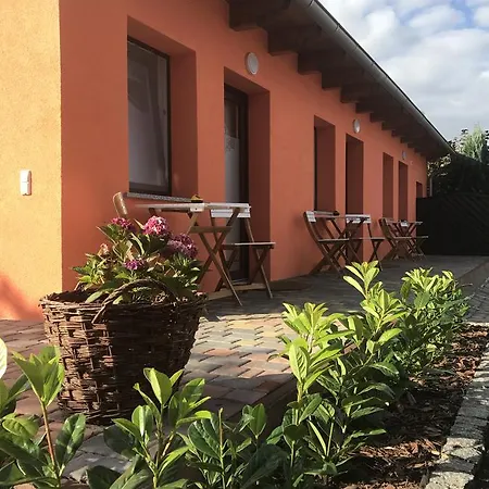 Lukas Restaurant Lounge Bar شفارتزهايده